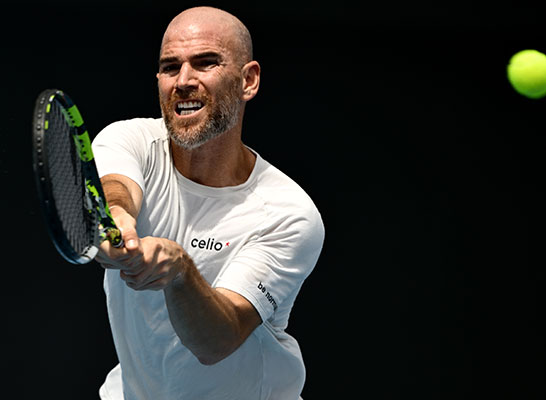 エイドリアン・マナリノ